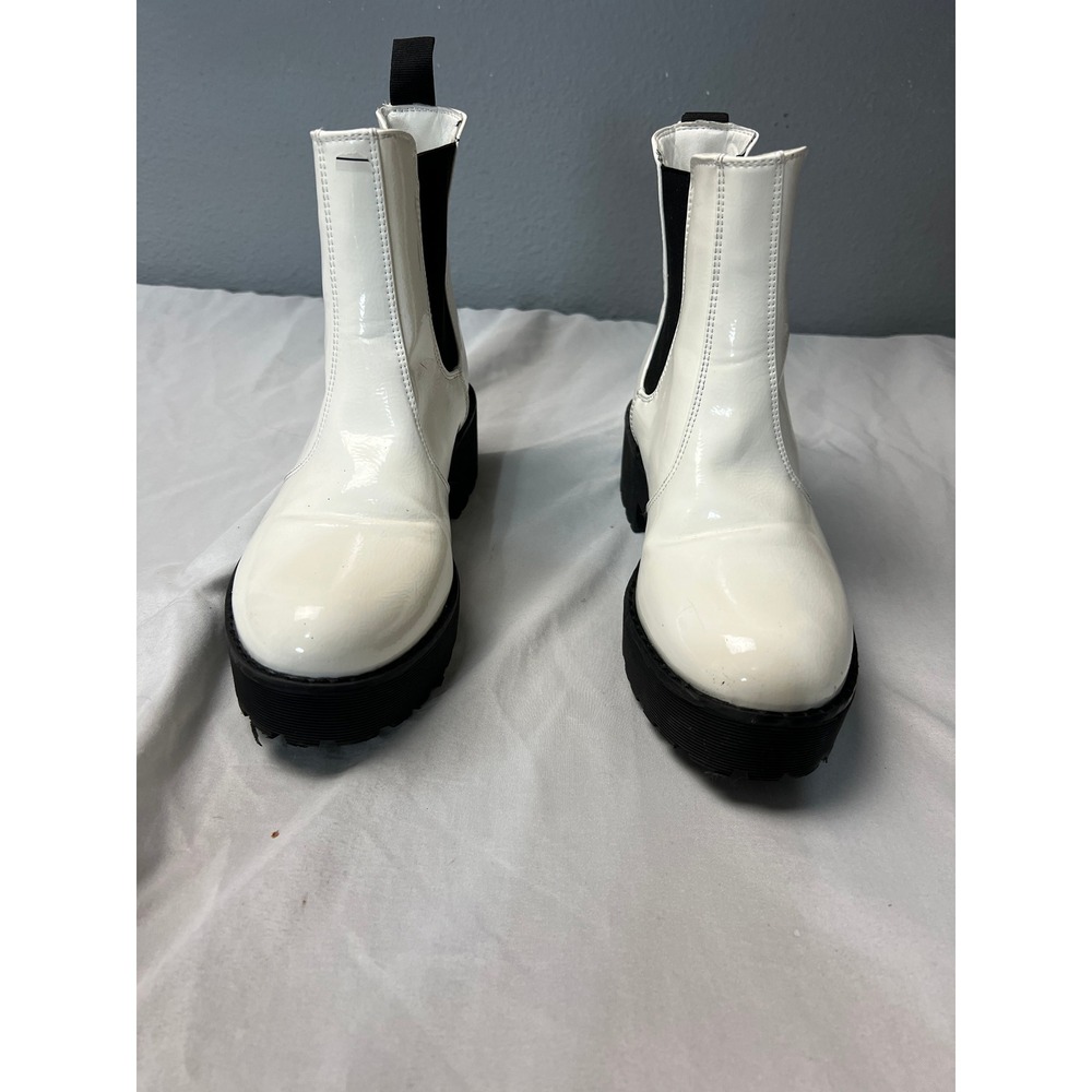 Dirty Laundry Margo White Patent Chelsea Boots Chunky Lug Sole Women 6.5 MOD-003
